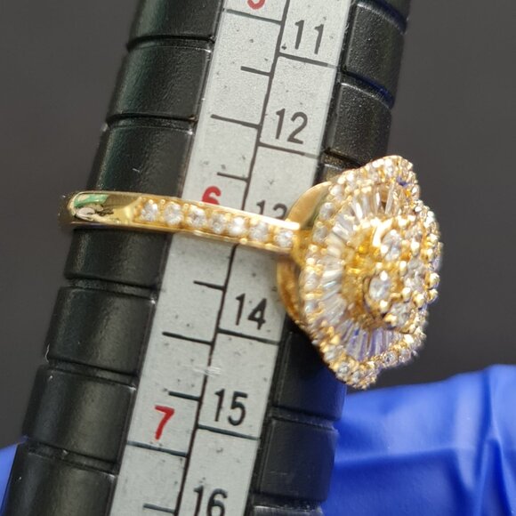 Beautiful diamond ring size 6  - Part 1 - Picture 14 of 16